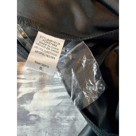 Entro Black Faux Leather Split Hem Straight Leg Pants Women’s size Small NWT - Picture 7 of 11